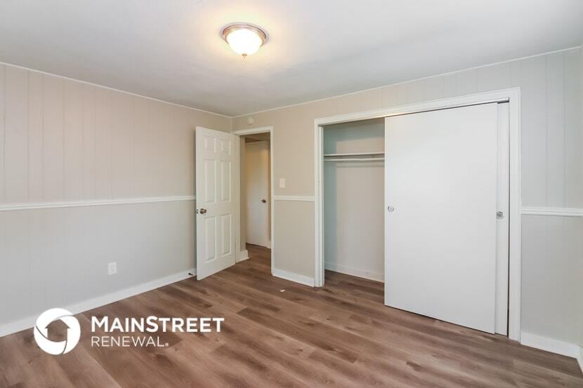 Building Photo - 8067 Norwich Dr