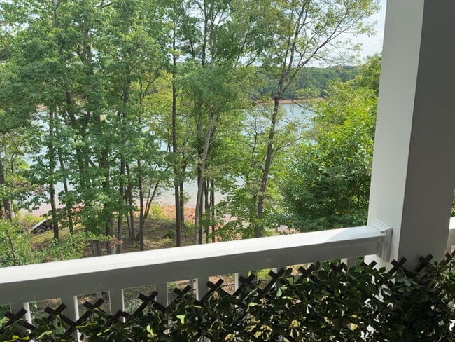 Building Photo - 222 Nautique Ct