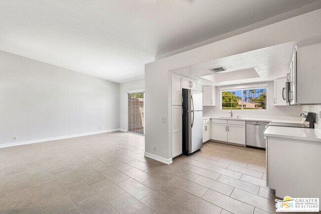 Building Photo - 505 S Farrell Dr