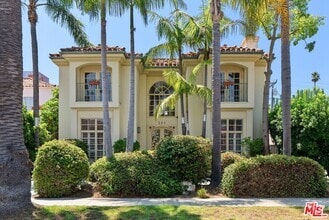 Building Photo - 321 S Palm Dr