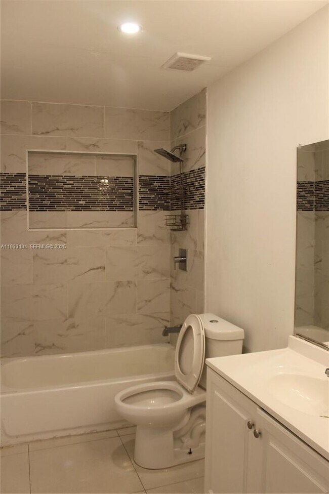 Building Photo - 6651 Custer St