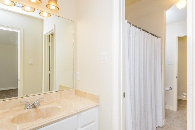 Building Photo - 12330 Timber Hollow