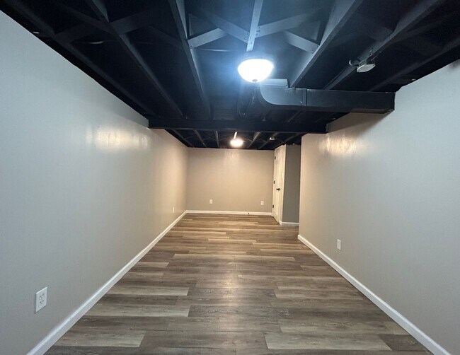 Building Photo - 1337 Odessa Dr