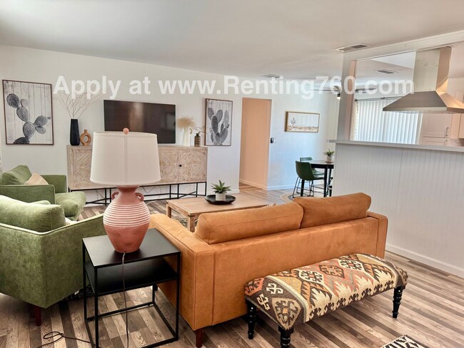 Building Photo - Furnished or Unfurnished Home With Incredi...