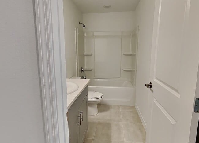 Building Photo - 215 Riverfront Wy