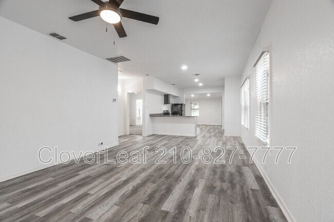 Building Photo - 112 W Hermine Blvd