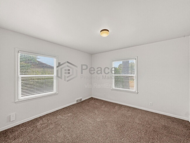 Building Photo - 3558 S 700 E
