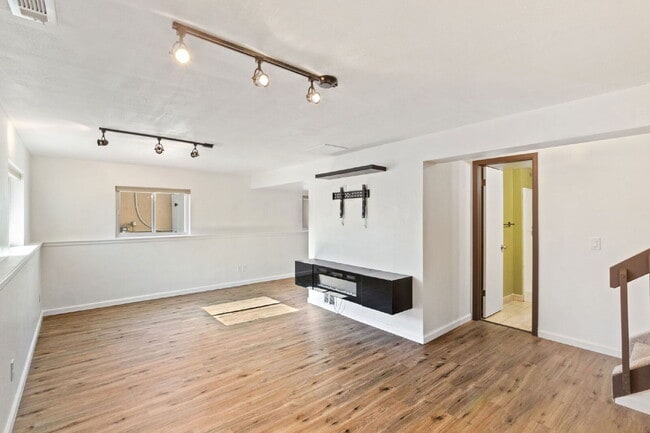 Building Photo - 2020 Independence Dr