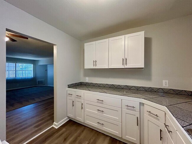Building Photo - 3629 N MacGregor Way