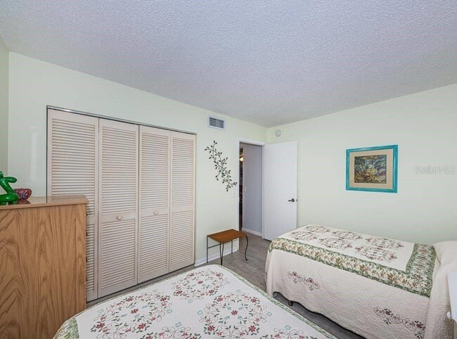 Building Photo - 6294 Bahia Del Mar Cir N