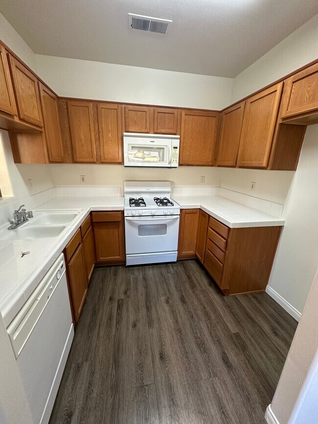 Building Photo - 718 Orchid Dr