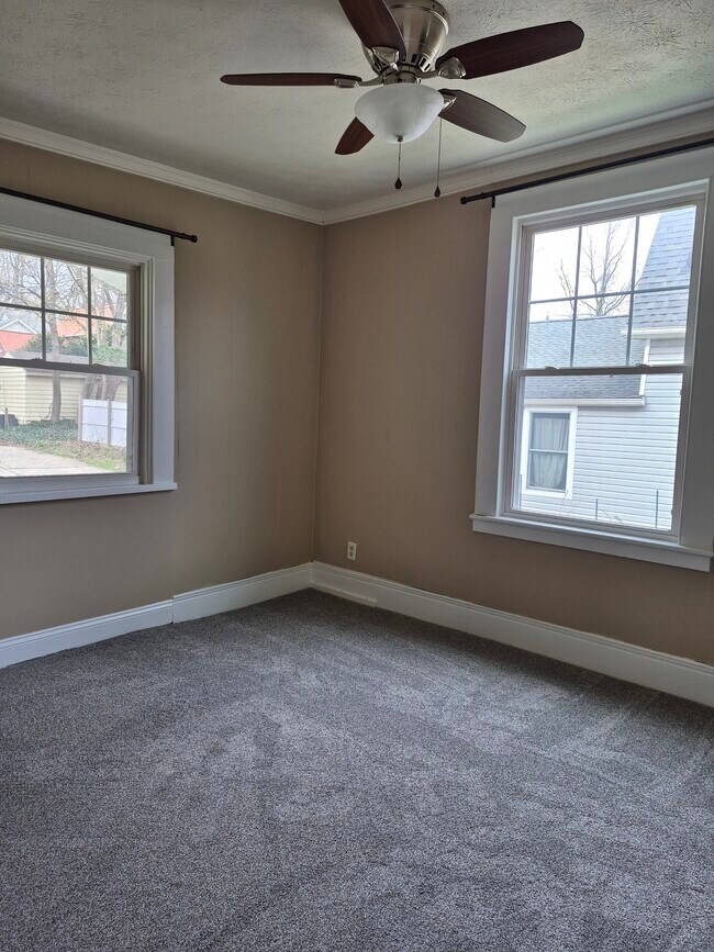 Building Photo - 136 N Mantua St