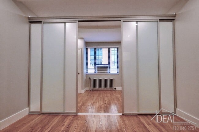 Building Photo - 18 Waverly Pl