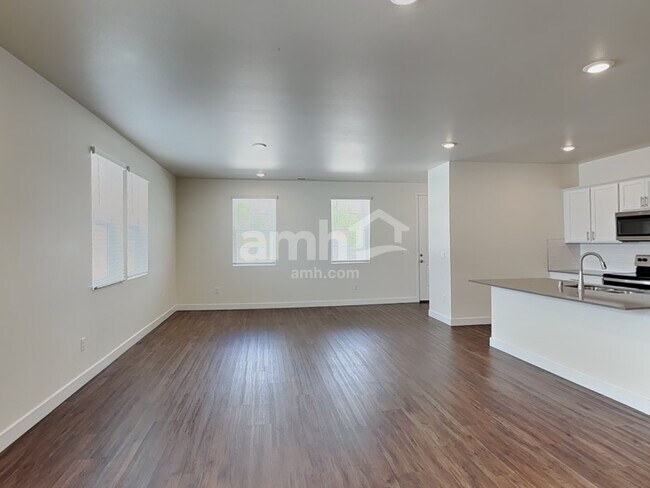 Building Photo - 4814 87th Ave NE