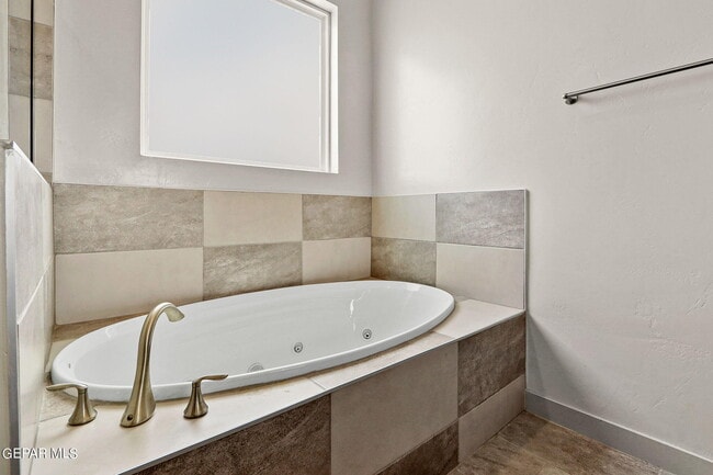 Building Photo - 12365 Desert Dove Ave