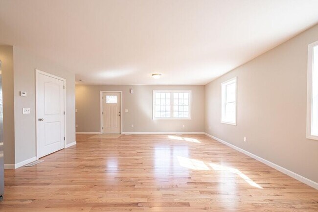 Building Photo - 49 Katharine St