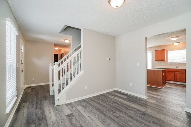 Building Photo - 7377 Winchester Cathedral Ct