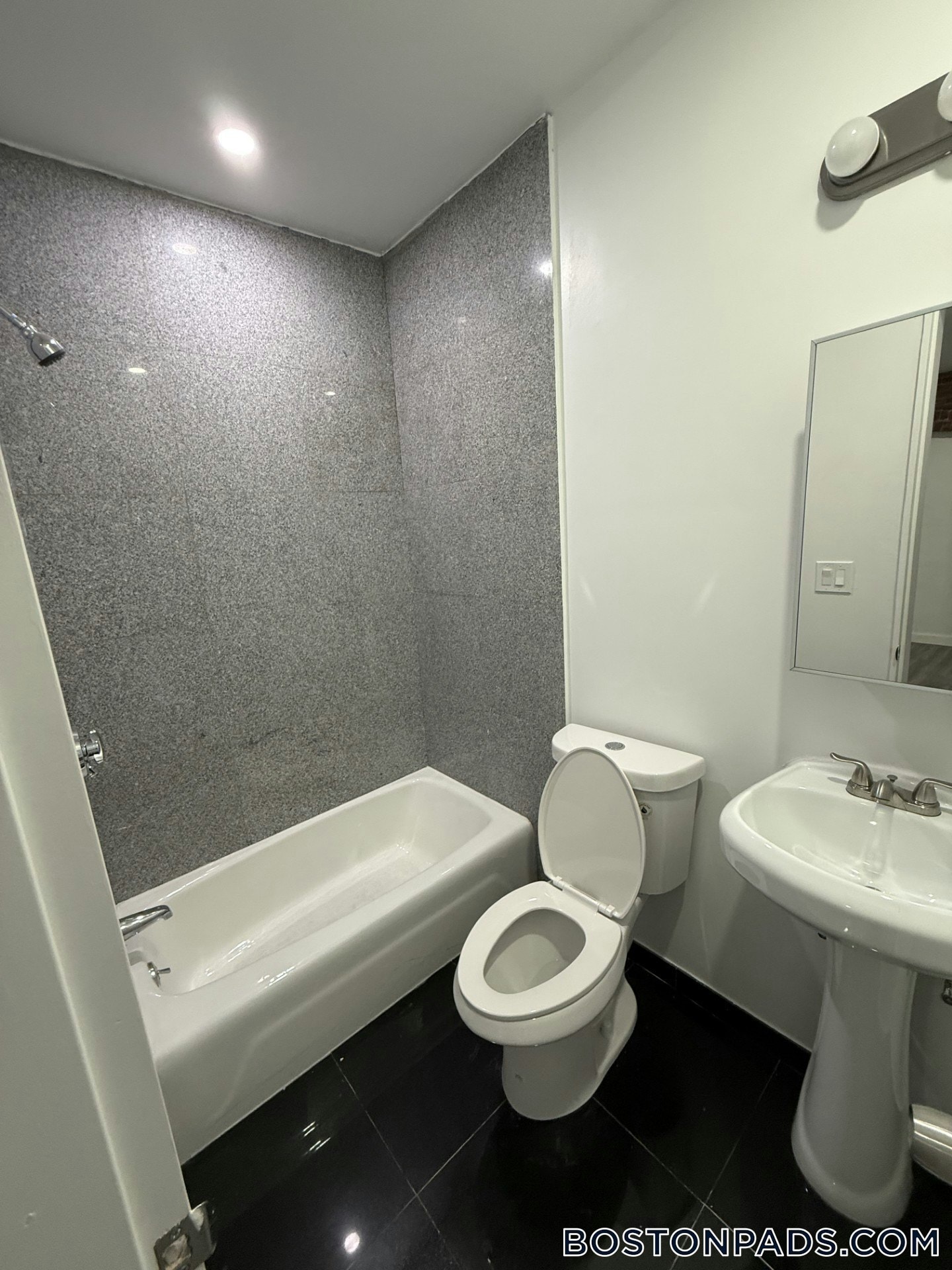 Building Photo - 21 Cortes St