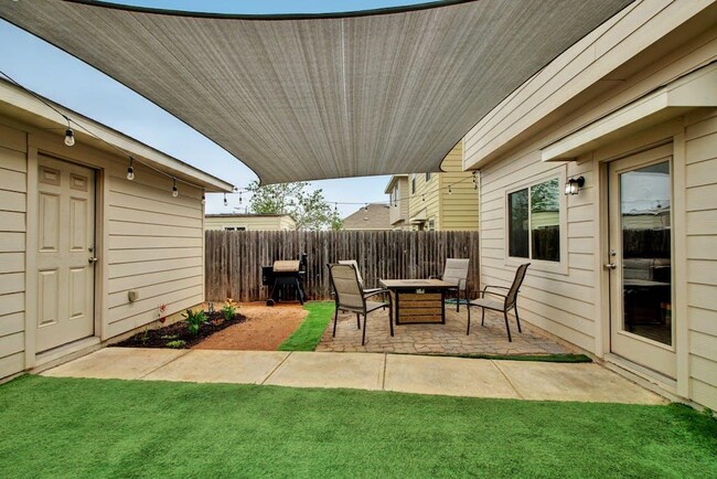 Building Photo - 4604 Esper Ln