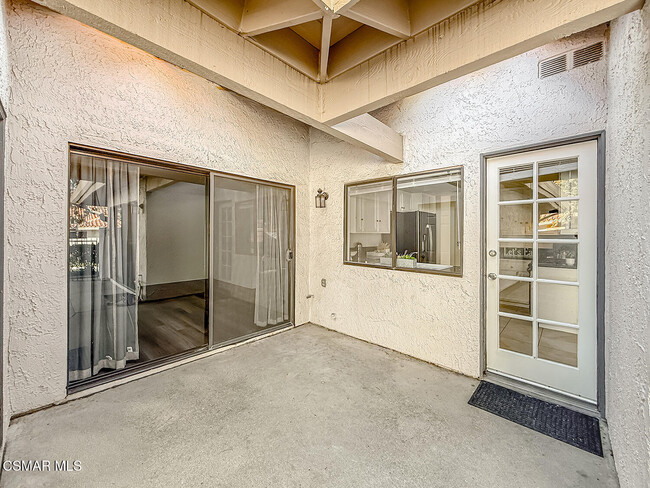 Building Photo - 655 Arroyo Oaks Dr