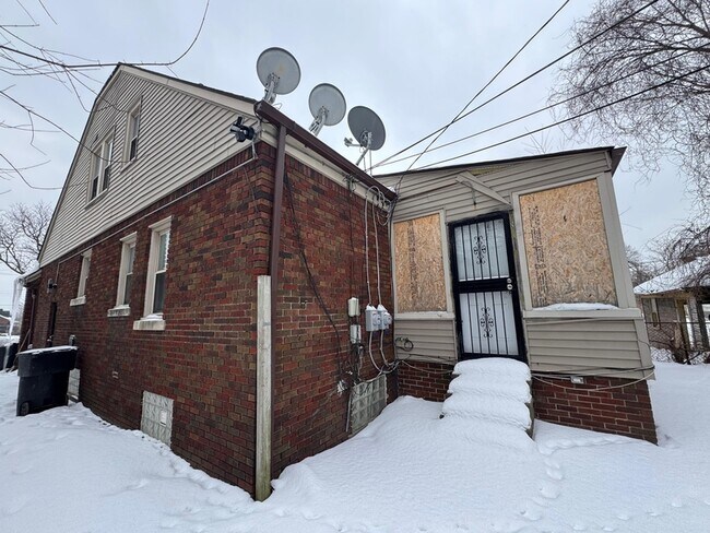 Building Photo - 10422 Morley St