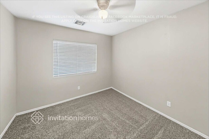Building Photo - 423 S Sabrina