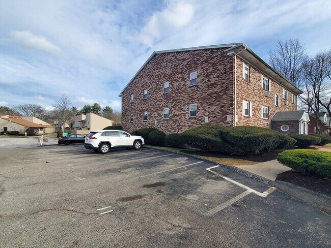 Building Photo - 215 Pearl St