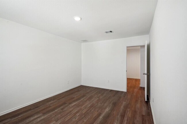 Building Photo - 3603 Beau Rivage Dr