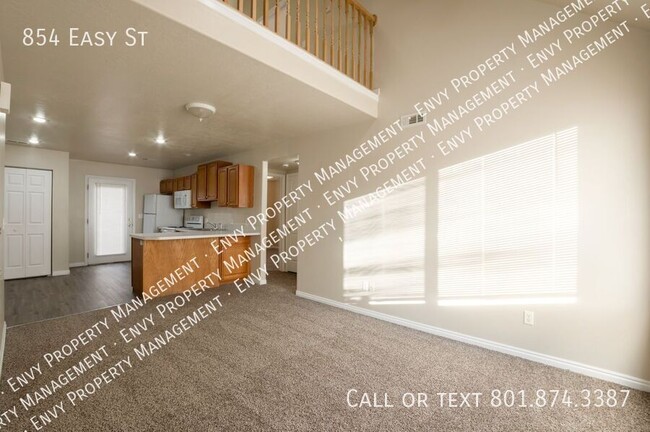 Building Photo - Comfortable 3 Bed - 2 Bath - Pet-Friendly ...