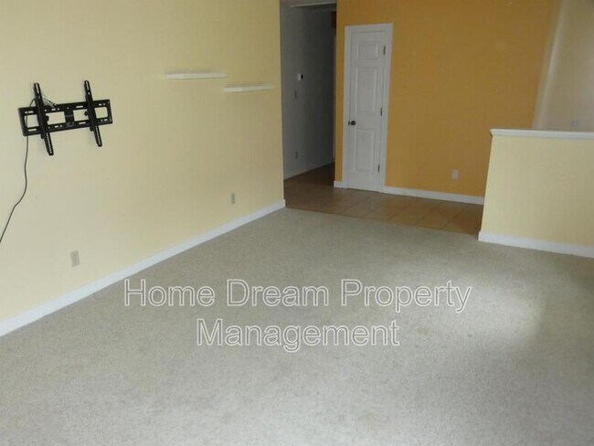 Building Photo - 10451 Edgehill Ln