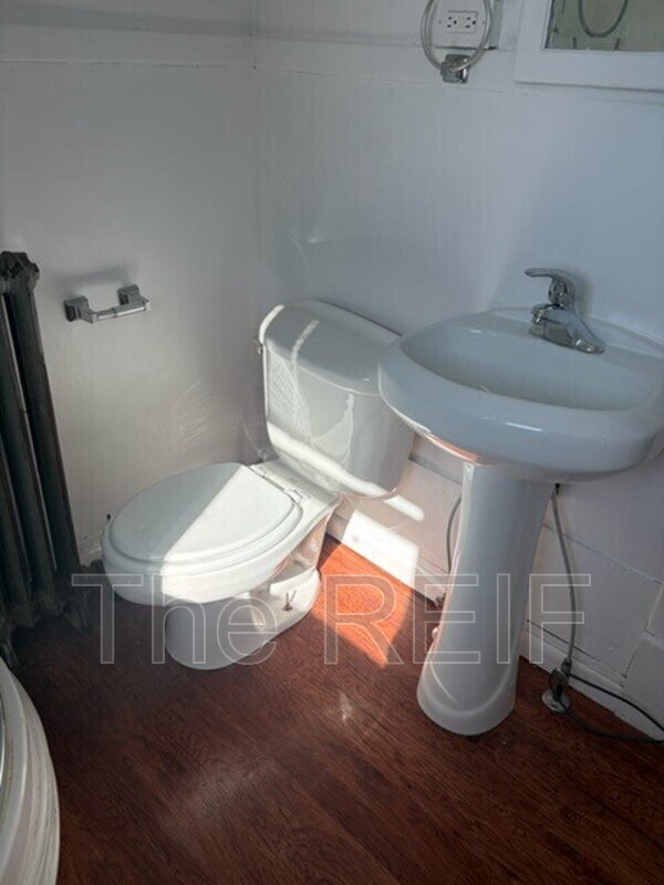 Building Photo - 1025 N Washington Ave