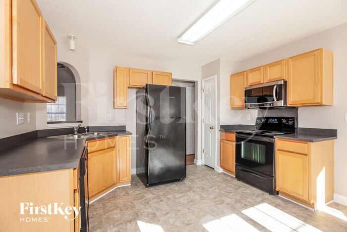 Building Photo - 634 Longacre Dr