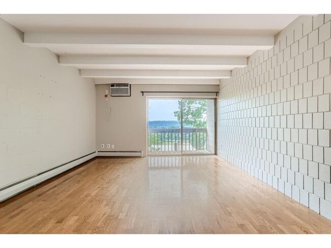 Building Photo - 380 Ramsey St