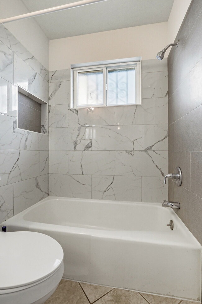 Building Photo - 10837 Gemstone St