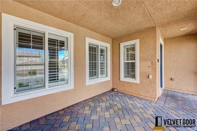 Building Photo - 3013 Camino Sereno Ave