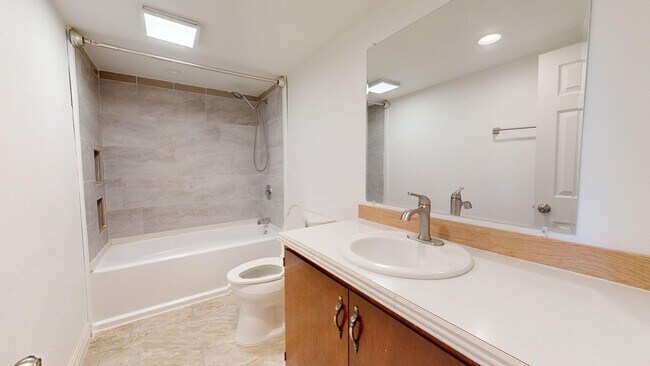 Building Photo - Tracyton 3 Bedroom w/ Tons of Parking & Huge Lot! Avail. 4/15