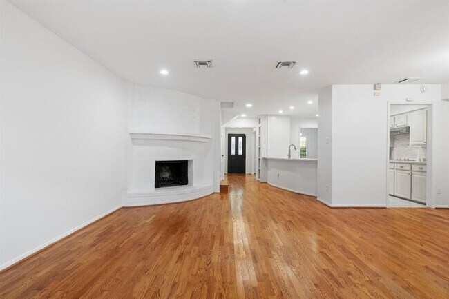 Building Photo - 727 Bunker Hill Rd