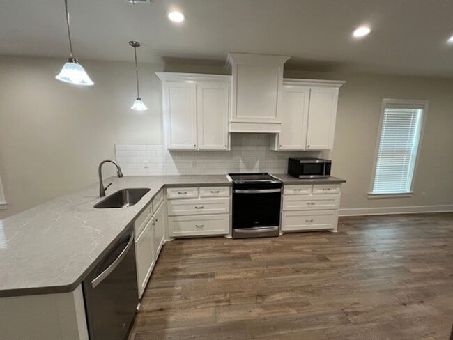 Building Photo - New 3B/2.5B Duplex Available in Lake Charles