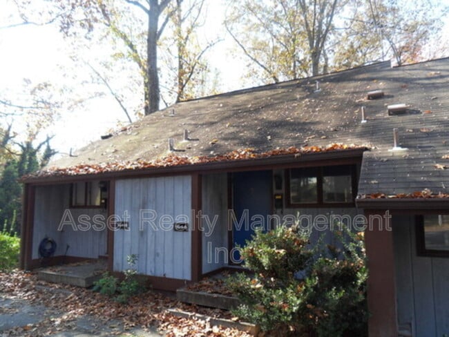 Primary Photo - 102 Walnut Ln