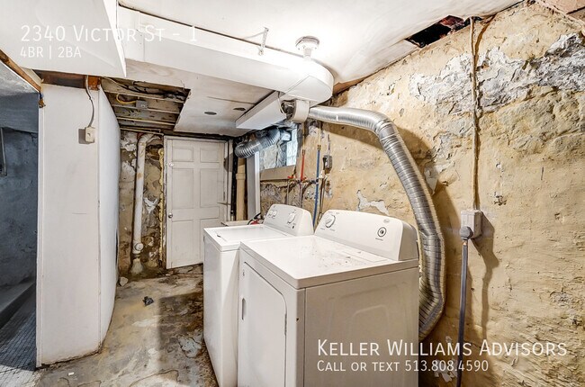 Building Photo - 2340 Victor St