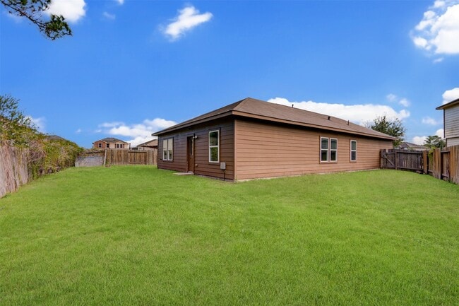 Building Photo - 6026 Burnet Bend Ave