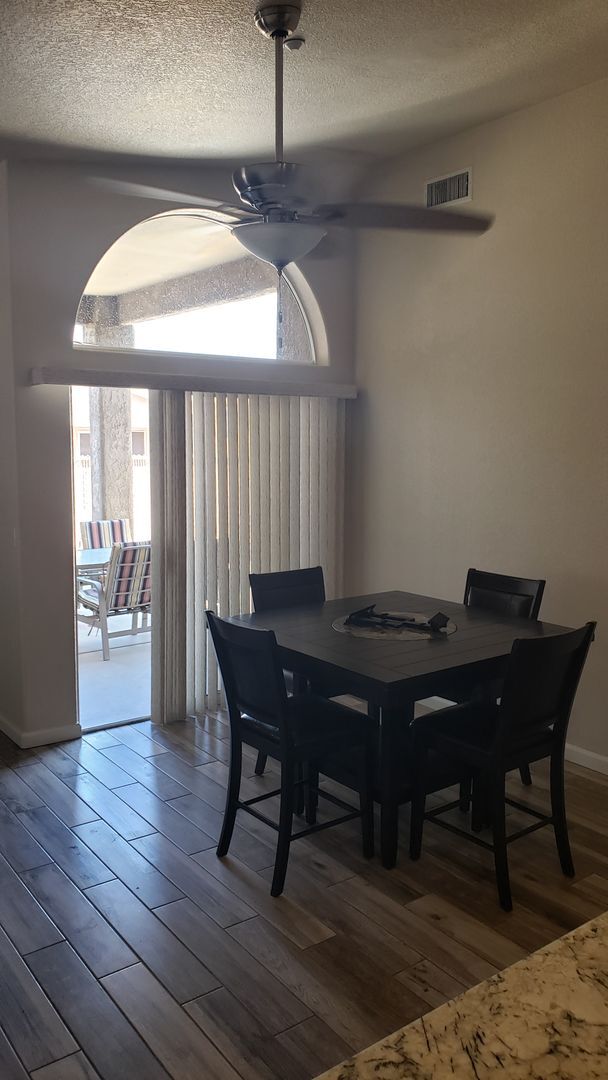 Building Photo - 1336 Vaquero Dr