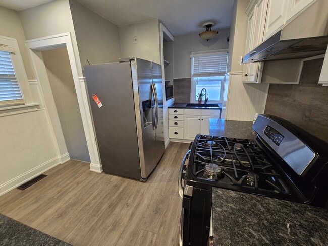 Building Photo - 185 Pick Ave