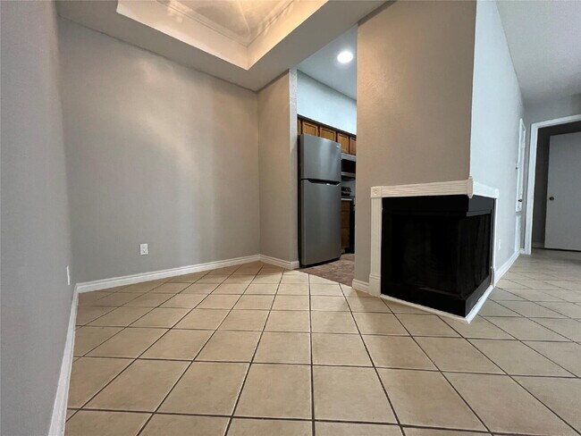 Building Photo - 2 Bed Condo in 77054 Near Texas Medical Center + Gated Community