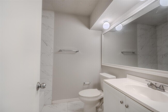 Building Photo - 6658 Canyon Way Dr