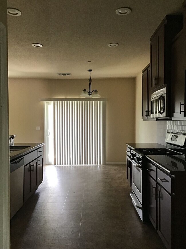 Building Photo - Beautiful Home - $200.00 of first month's rent
