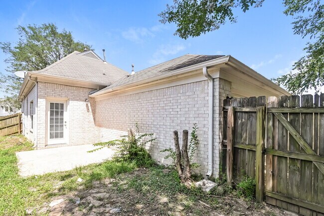 Building Photo - 6951 Parkbrook Ln