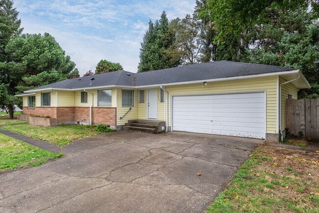 Building Photo - 2030 Ocean Beach Pl