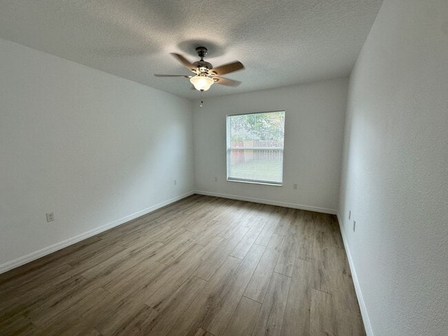 Building Photo - Move-In Ready Rental with Stylish Updates!