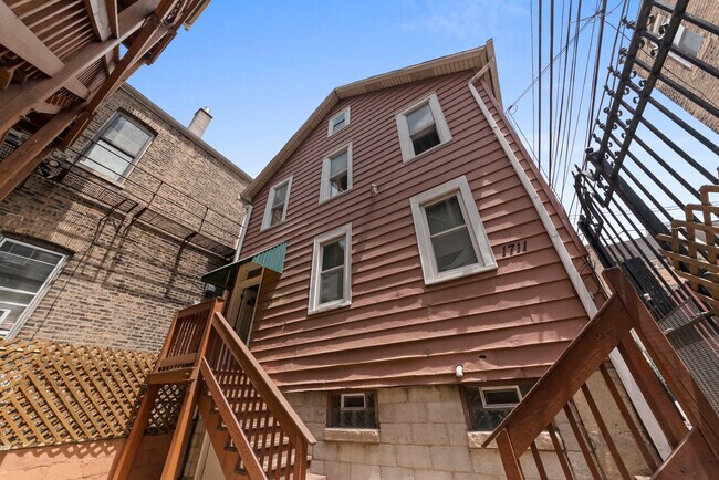 Building Photo - 1711 S Laflin St